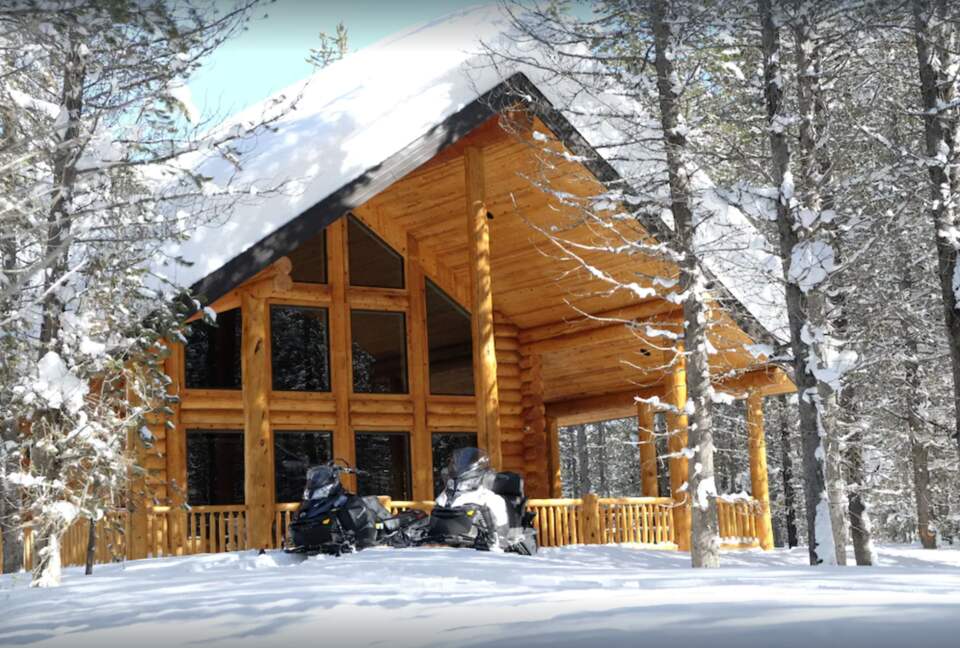 Private Island Chalet - Gateway to Yellowstone
