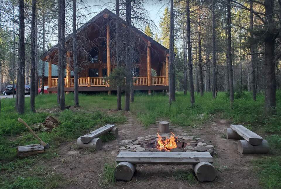 Stone-wrapped fire pit
