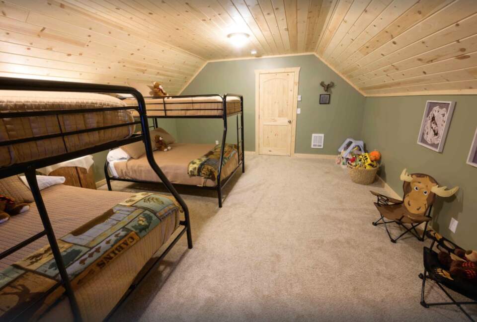 Upstairs bunk room