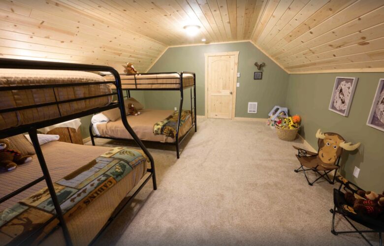 Upstairs bunk room
