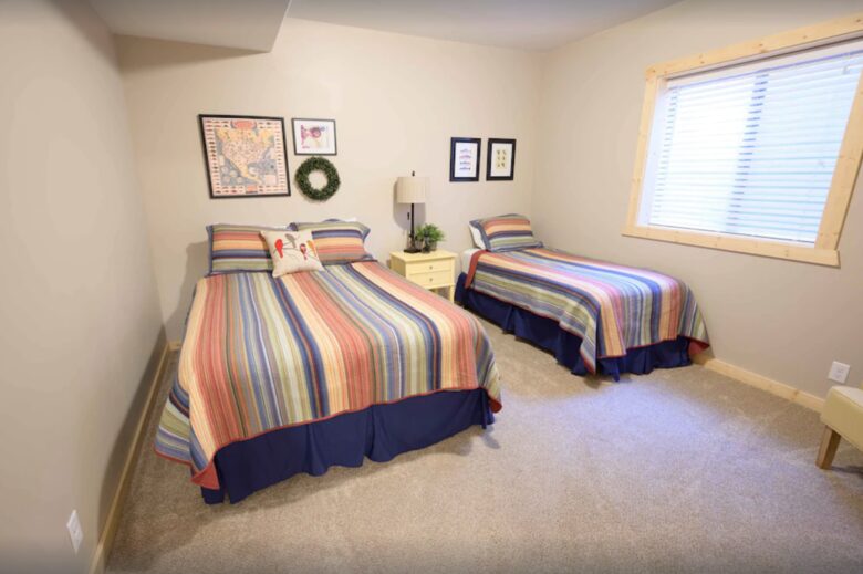 Downstairs queen + twin room