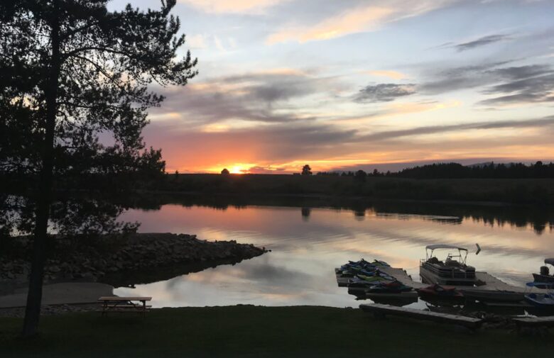 Sunset dinner view from Lakeside Lodge