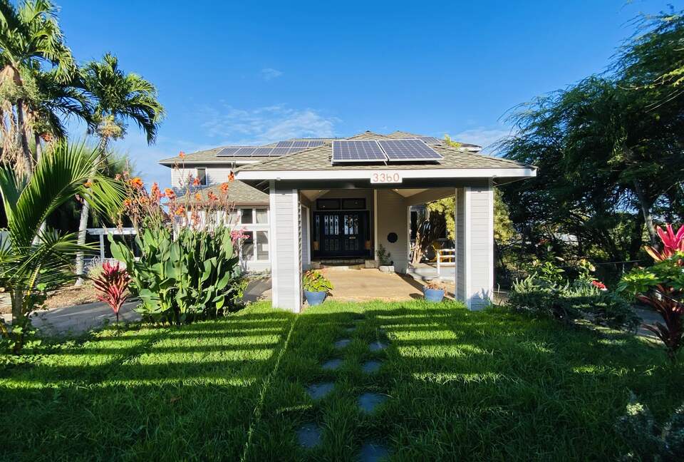 Villa Entry Front Yard