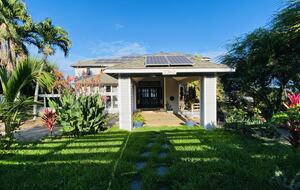 Villa Entry Front Yard