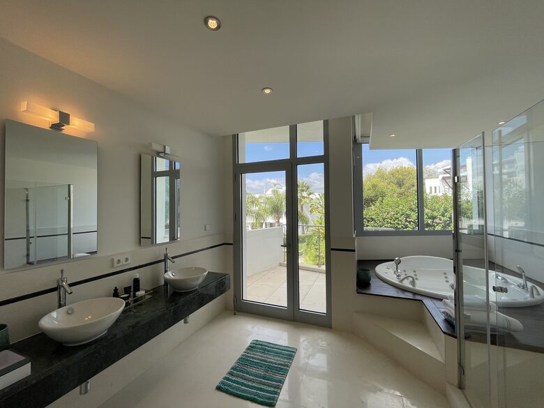 Villa Caprice - Marbella, Spain