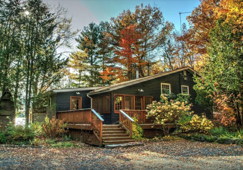 "Celebrate Everything" -a Lake Muskoka Beauty - Muskoka Lakes, Canada