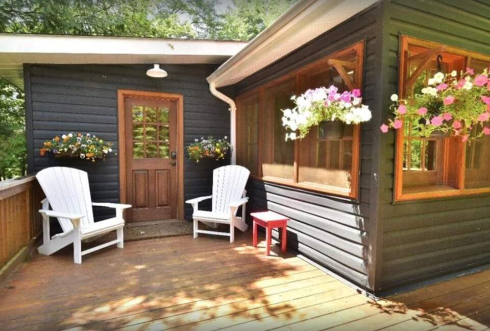 "Celebrate Everything" -a Lake Muskoka Beauty - Muskoka Lakes, Canada