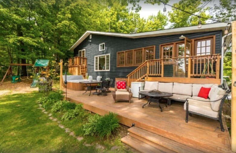 "Celebrate Everything" -a Lake Muskoka Beauty - Muskoka Lakes, Canada