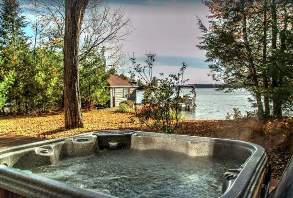 "Celebrate Everything" -a Lake Muskoka Beauty - Muskoka Lakes, Canada