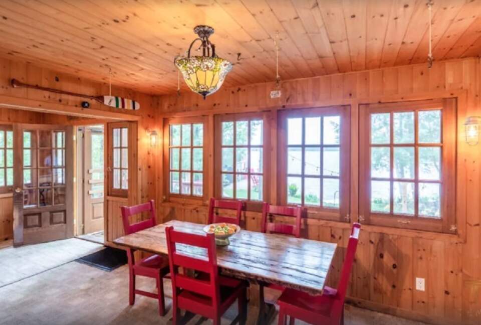 "Celebrate Everything" -a Lake Muskoka Beauty - Muskoka Lakes, Canada