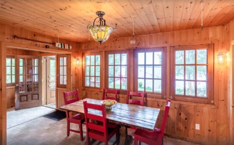 "Celebrate Everything" -a Lake Muskoka Beauty - Muskoka Lakes, Canada