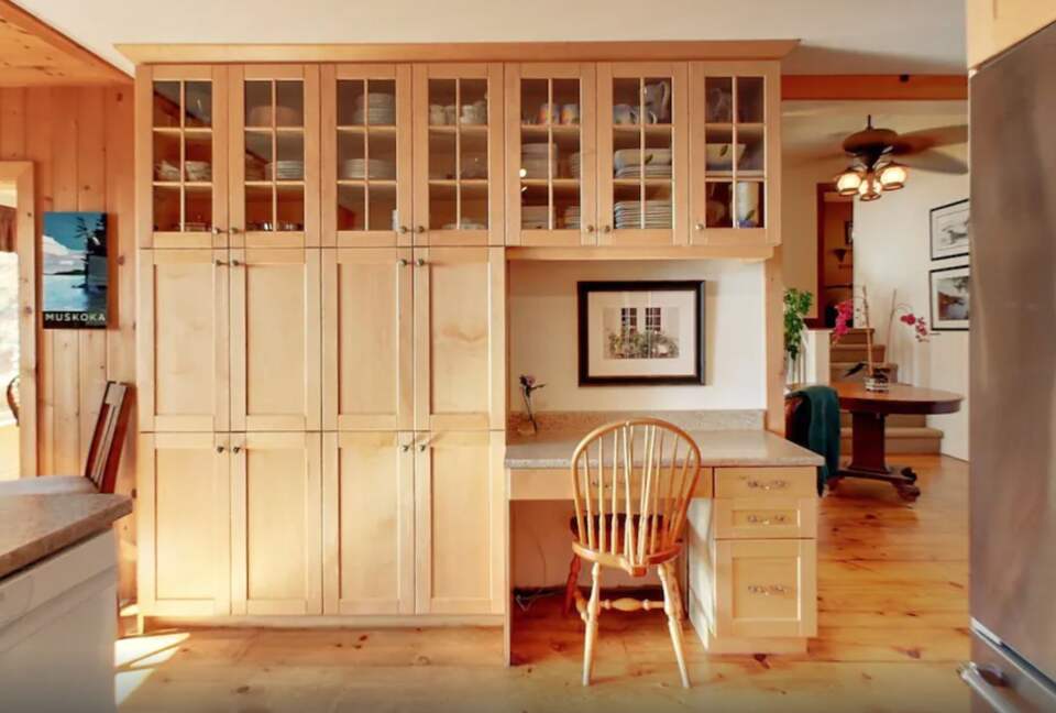 "Celebrate Everything" -a Lake Muskoka Beauty - Muskoka Lakes, Canada