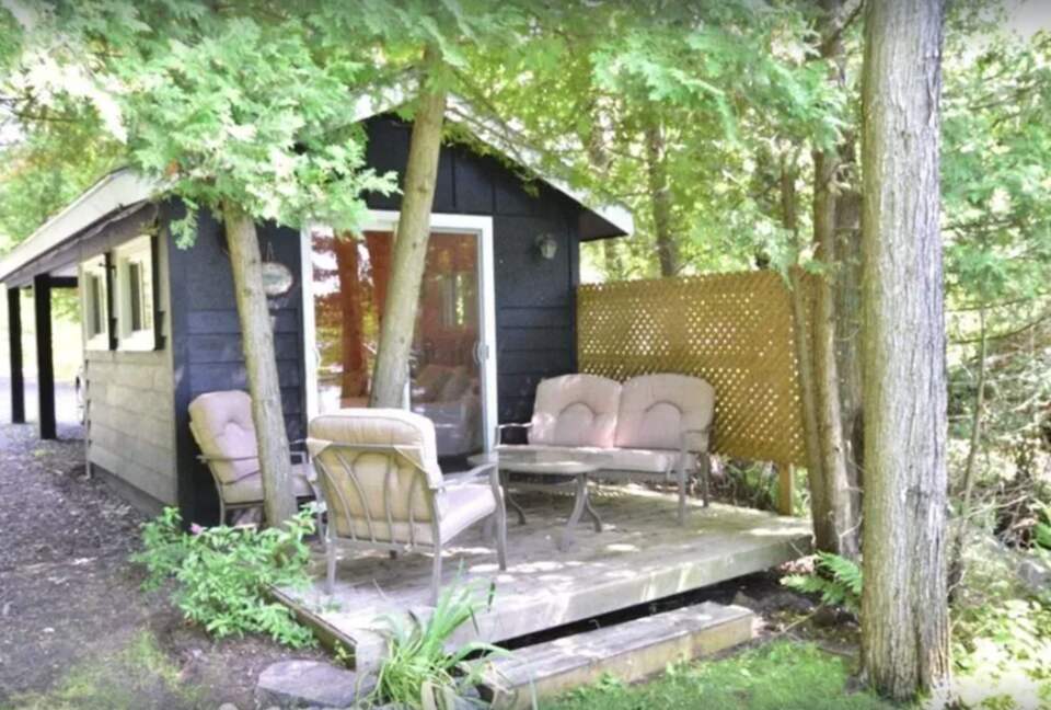 "Celebrate Everything" -a Lake Muskoka Beauty - Muskoka Lakes, Canada