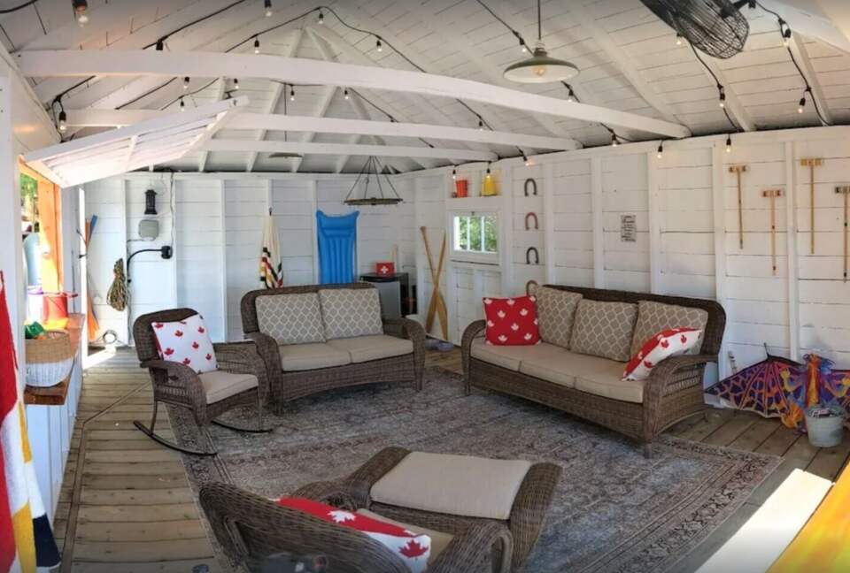 "Celebrate Everything" -a Lake Muskoka Beauty - Muskoka Lakes, Canada