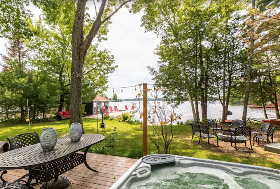 "Celebrate Everything" -a Lake Muskoka Beauty - Muskoka Lakes, Canada