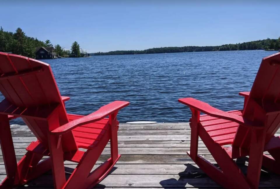 "Celebrate Everything" -a Lake Muskoka Beauty - Muskoka Lakes, Canada