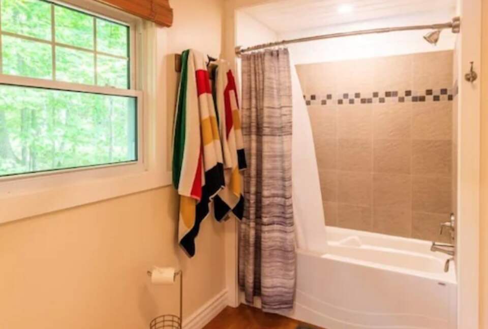 "Celebrate Everything" -a Lake Muskoka Beauty - Muskoka Lakes, Canada