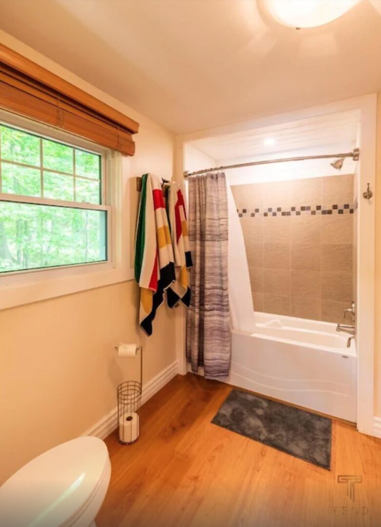 "Celebrate Everything" -a Lake Muskoka Beauty - Muskoka Lakes, Canada