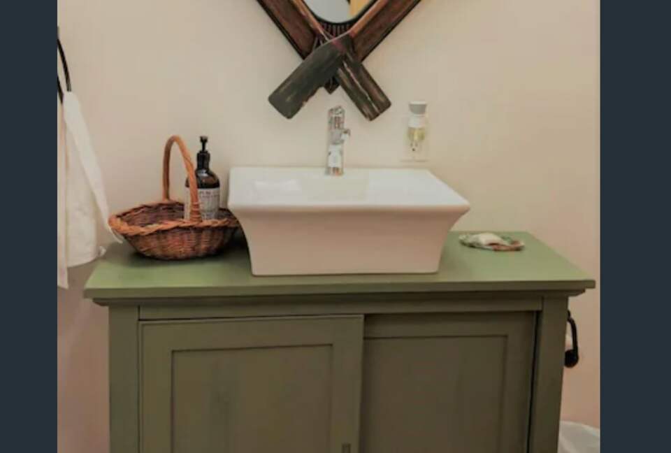 "Celebrate Everything" -a Lake Muskoka Beauty - Muskoka Lakes, Canada