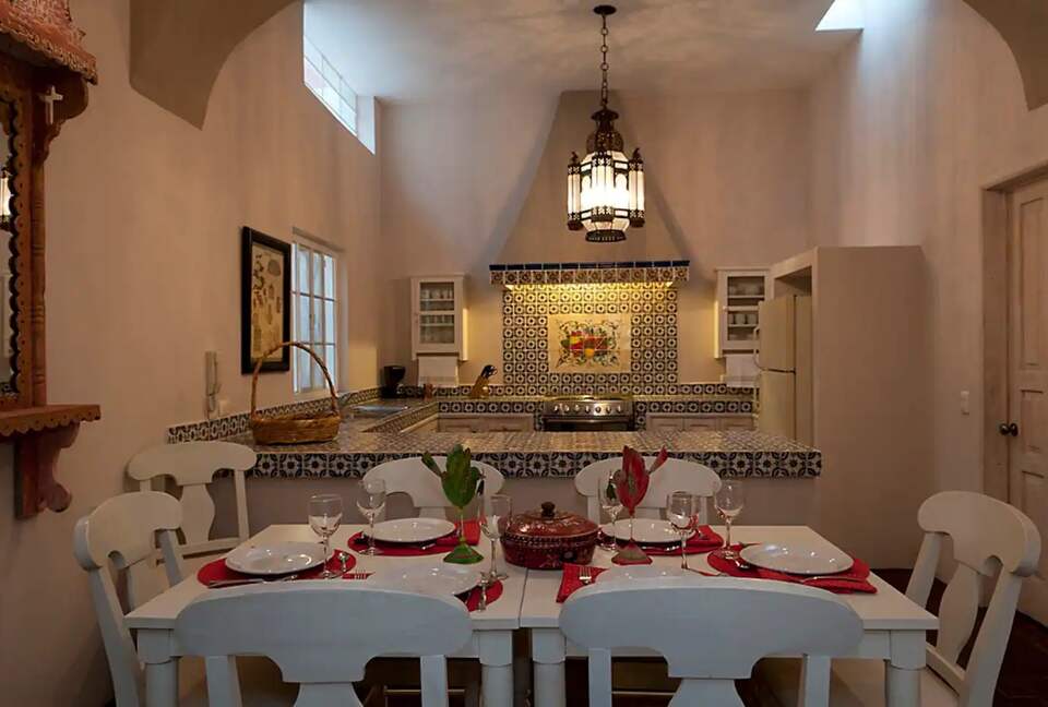 Home Exchange in San Miguel de Allende kitchen and dining room