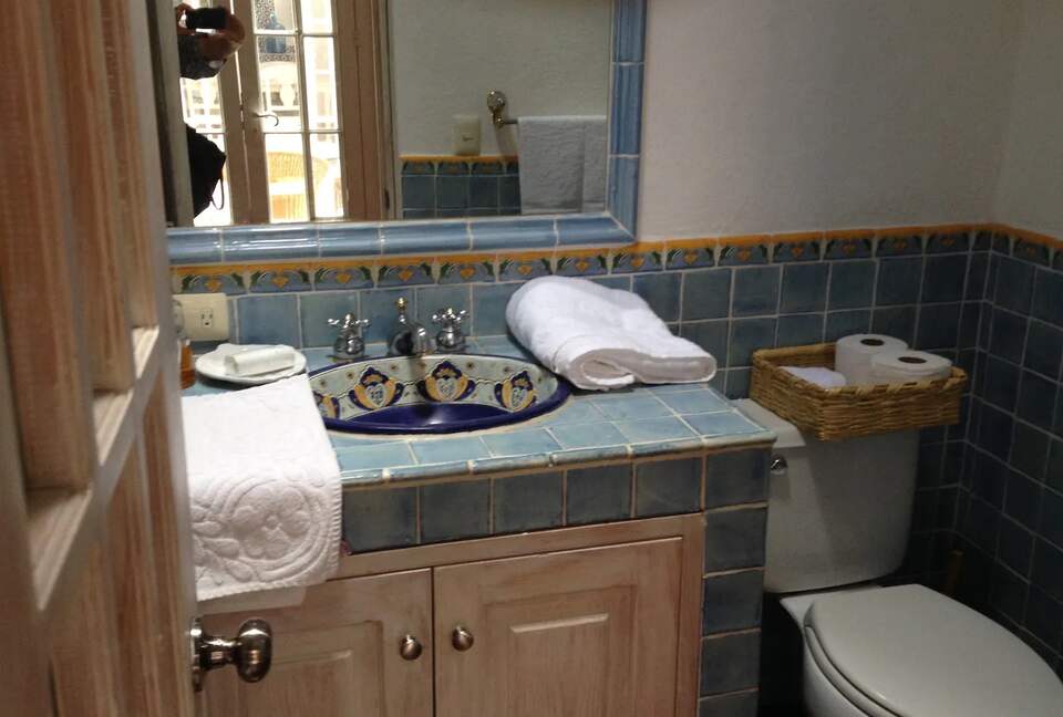 Home Exchange in San Miguel de Allende third guest bath