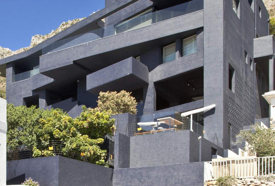 Architecture and Access to Bikini Beach