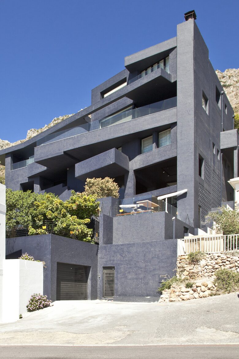 Architecture and Access to Bikini Beach