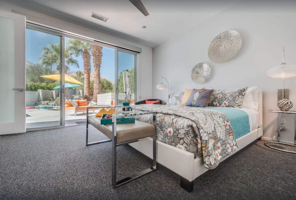 master bedroom pool access