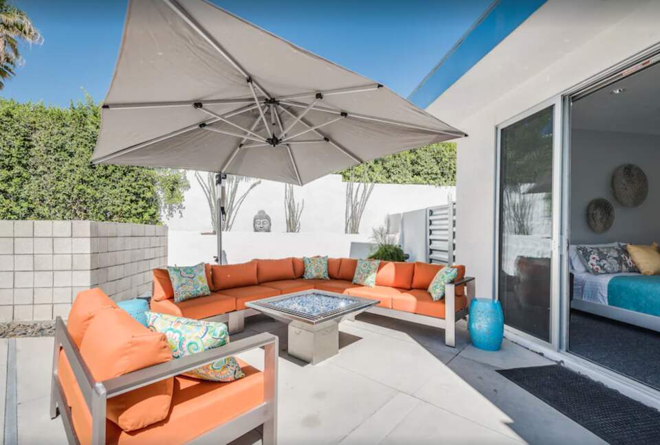 Pool jacuzzi lounge fire pit