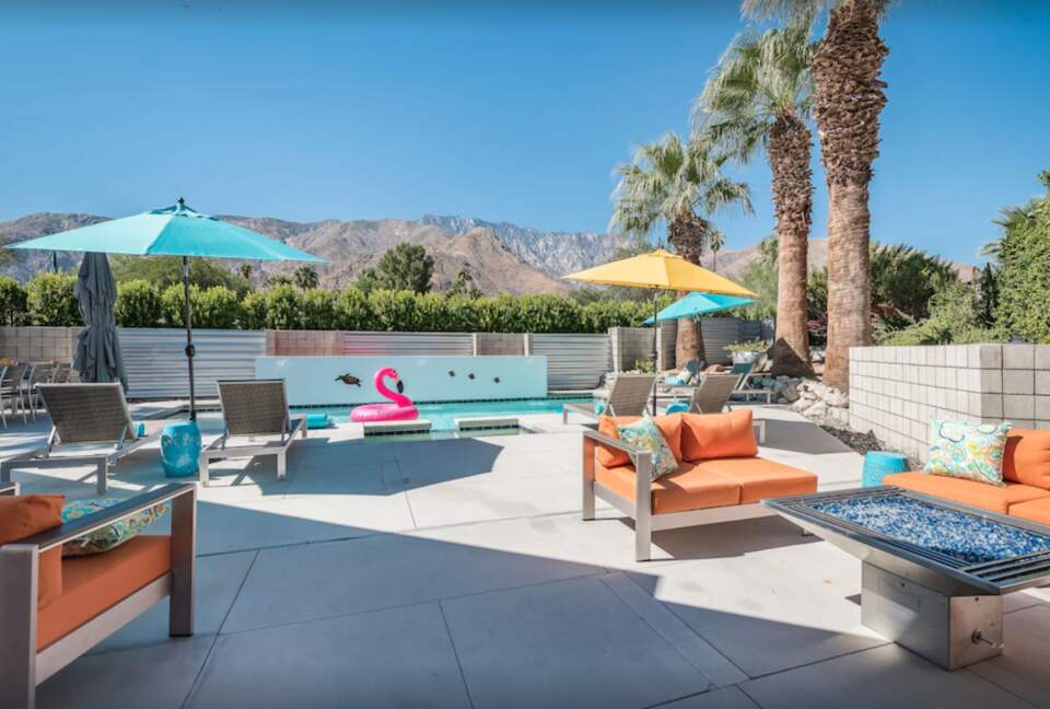 Pool jacuzzi lounge fire pit