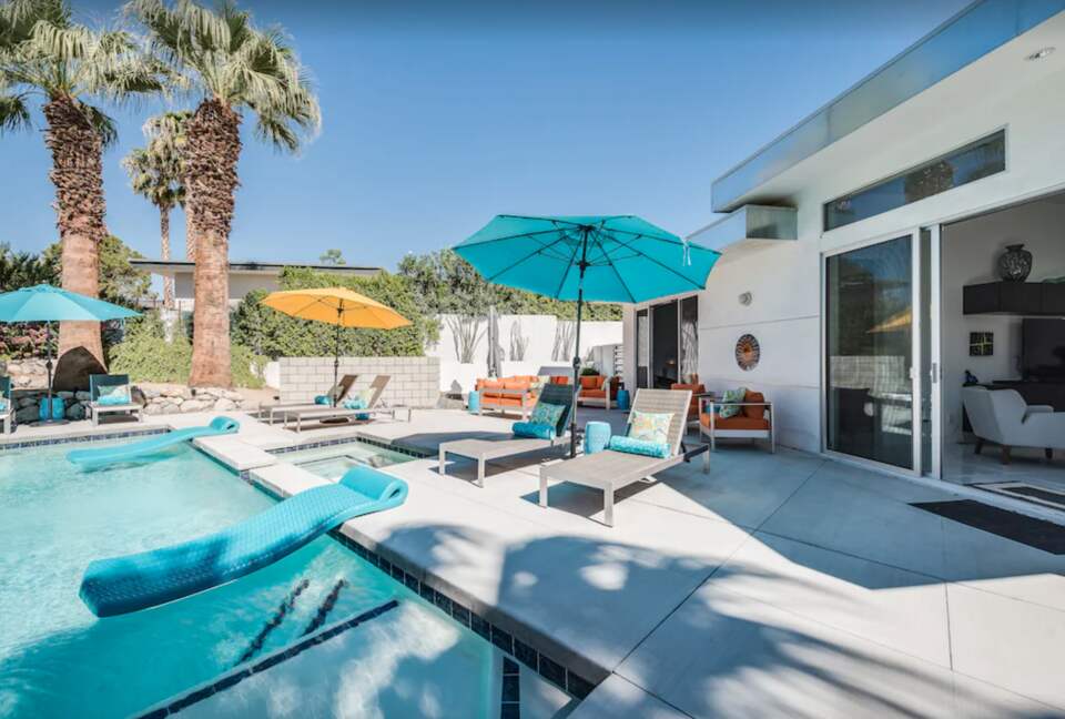 Pool jacuzzi lounge fire pit