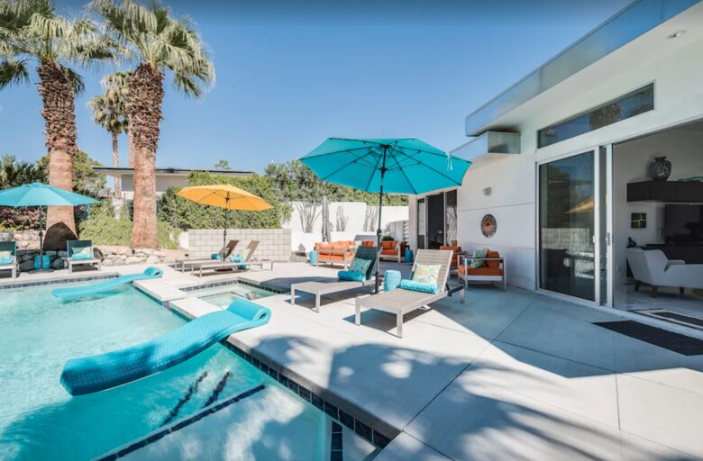 Pool jacuzzi lounge fire pit