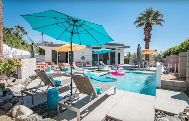 Pool jacuzzi lounge fire pit