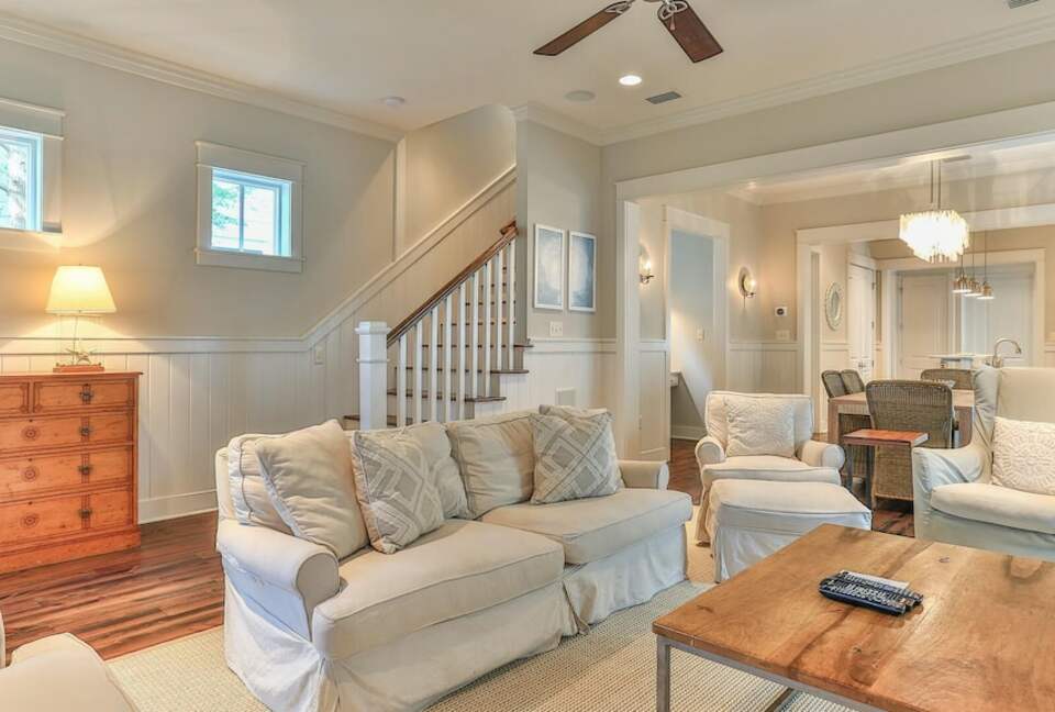 Home Exchange SANTA ROSA BEACH, FL high end furniture in living room