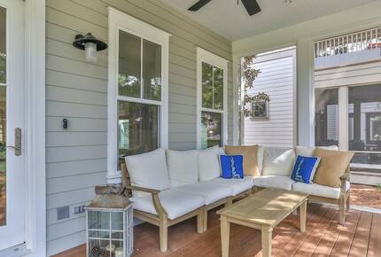 Home Exchange SANTA ROSA BEACH, FL front porch with couch