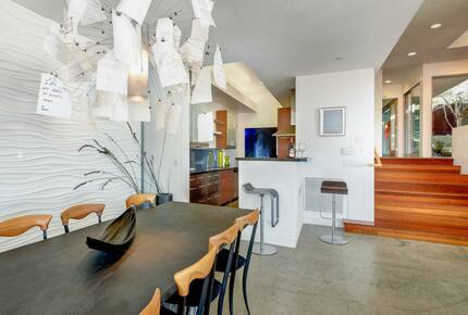 Old Pacific Coast Contemporary Oceanfront - Ventura, California