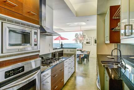 Old Pacific Coast Contemporary Oceanfront - Ventura, California