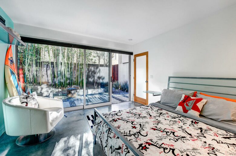 Old Pacific Coast Contemporary Oceanfront - Ventura, California