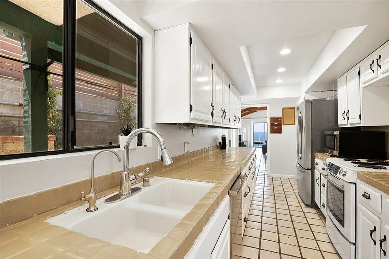 La Senda Oceanfront Oasis - Laguna Beach, California