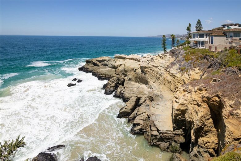 La Senda Oceanfront Oasis - Laguna Beach, California
