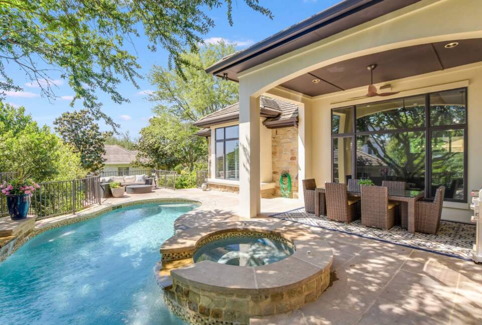 ABOVE - Stunning Austin Sanctuary - Austin, Texas