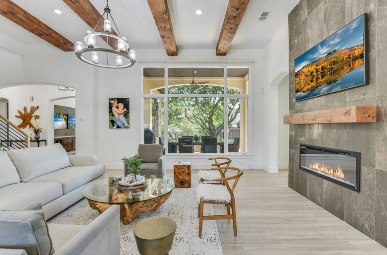 ABOVE - Stunning Austin Sanctuary - Austin, Texas