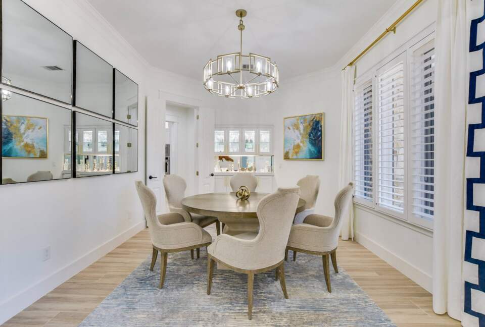 ABOVE - Stunning Austin Sanctuary - Austin, Texas