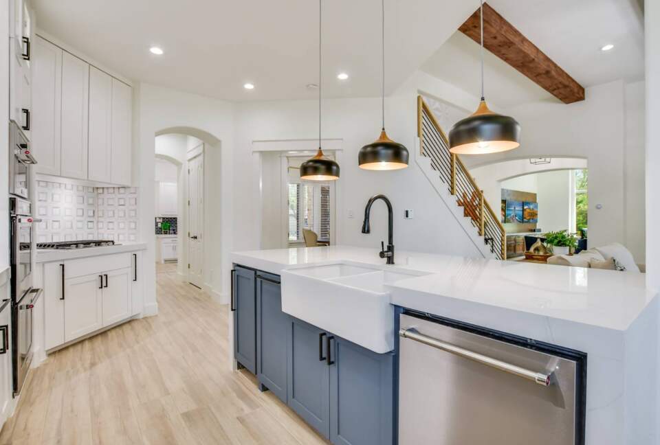 ABOVE - Stunning Austin Sanctuary - Austin, Texas