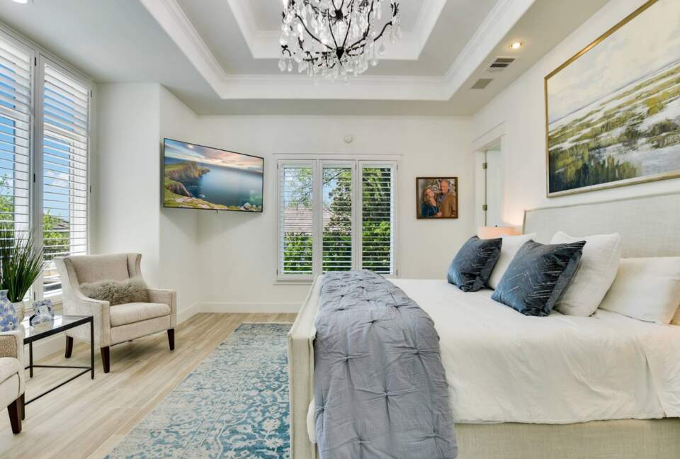 ABOVE - Stunning Austin Sanctuary - Austin, Texas