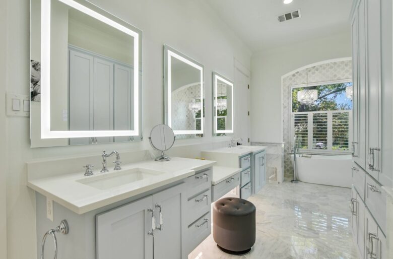 ABOVE - Stunning Austin Sanctuary - Austin, Texas