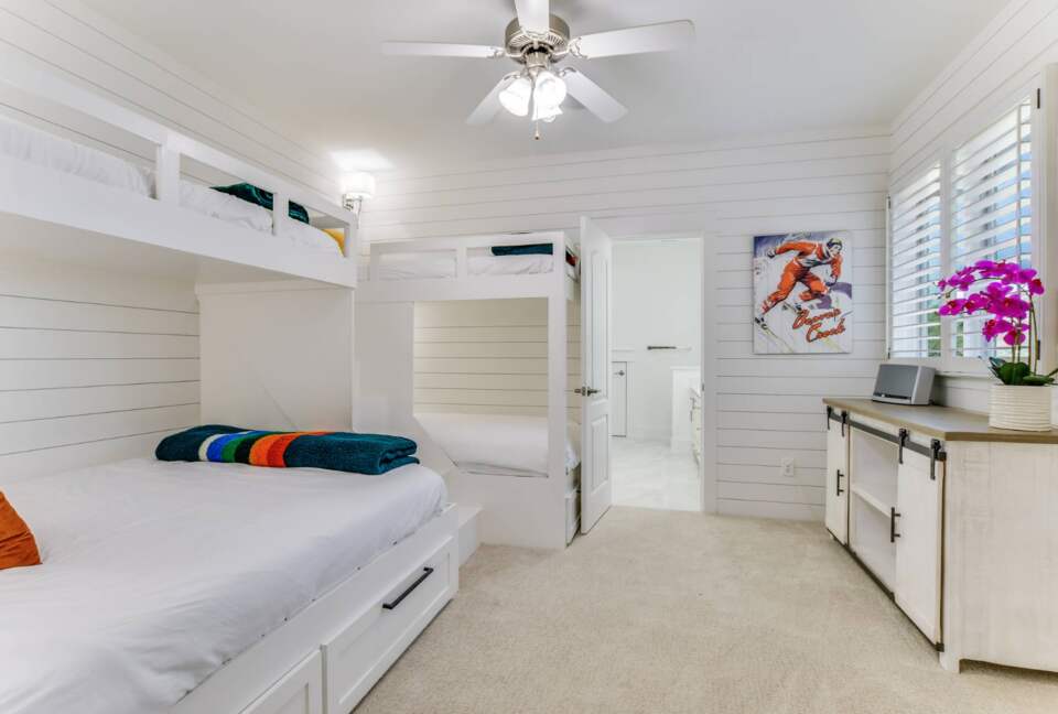 ABOVE - Stunning Austin Sanctuary - Austin, Texas