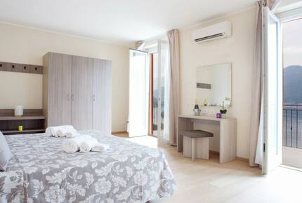 Stylish Lakeview Apartment - Sala Comacina, Italy