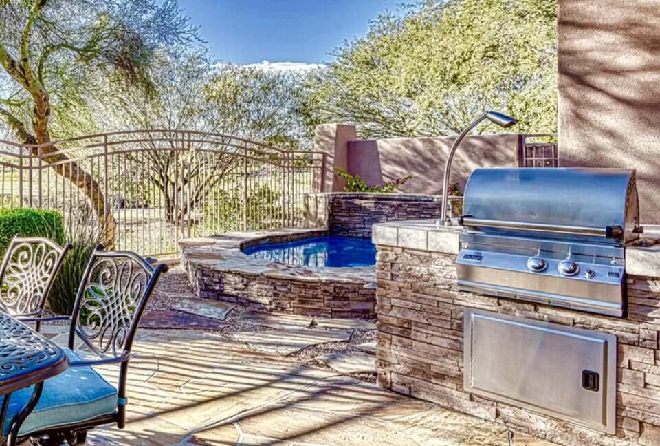 Scottsdale Stunner on the Green - Scottsdale, Arizona