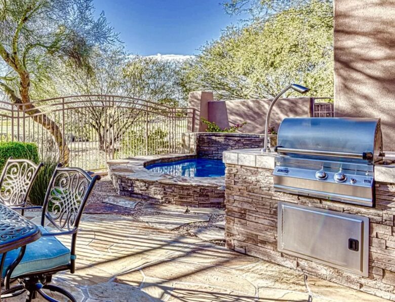 Scottsdale Stunner on the Green - Scottsdale, Arizona